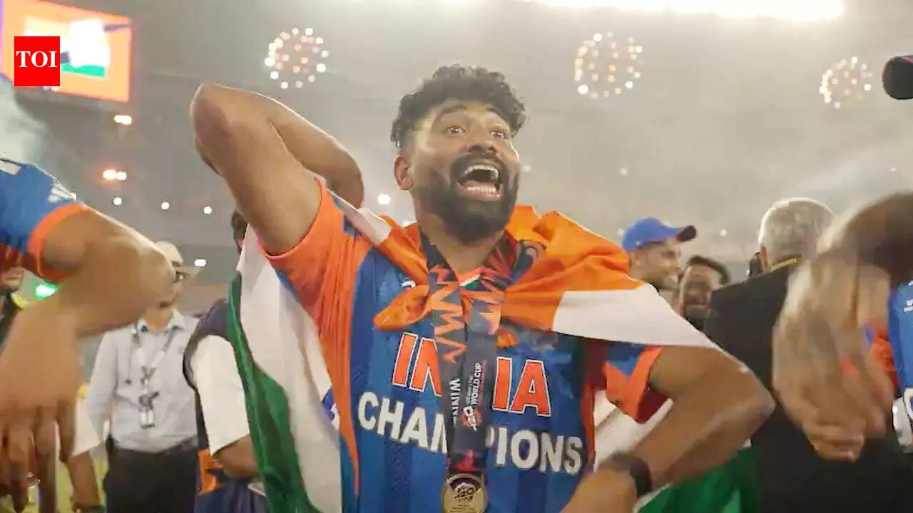 'Pani pilana, bat uthana': Siraj's viral dig on his & Kuldeep's role in T20 WC